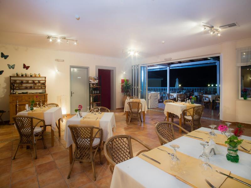 Ecoresort Hotel Zefyros Áyios Kírikos Esterno foto