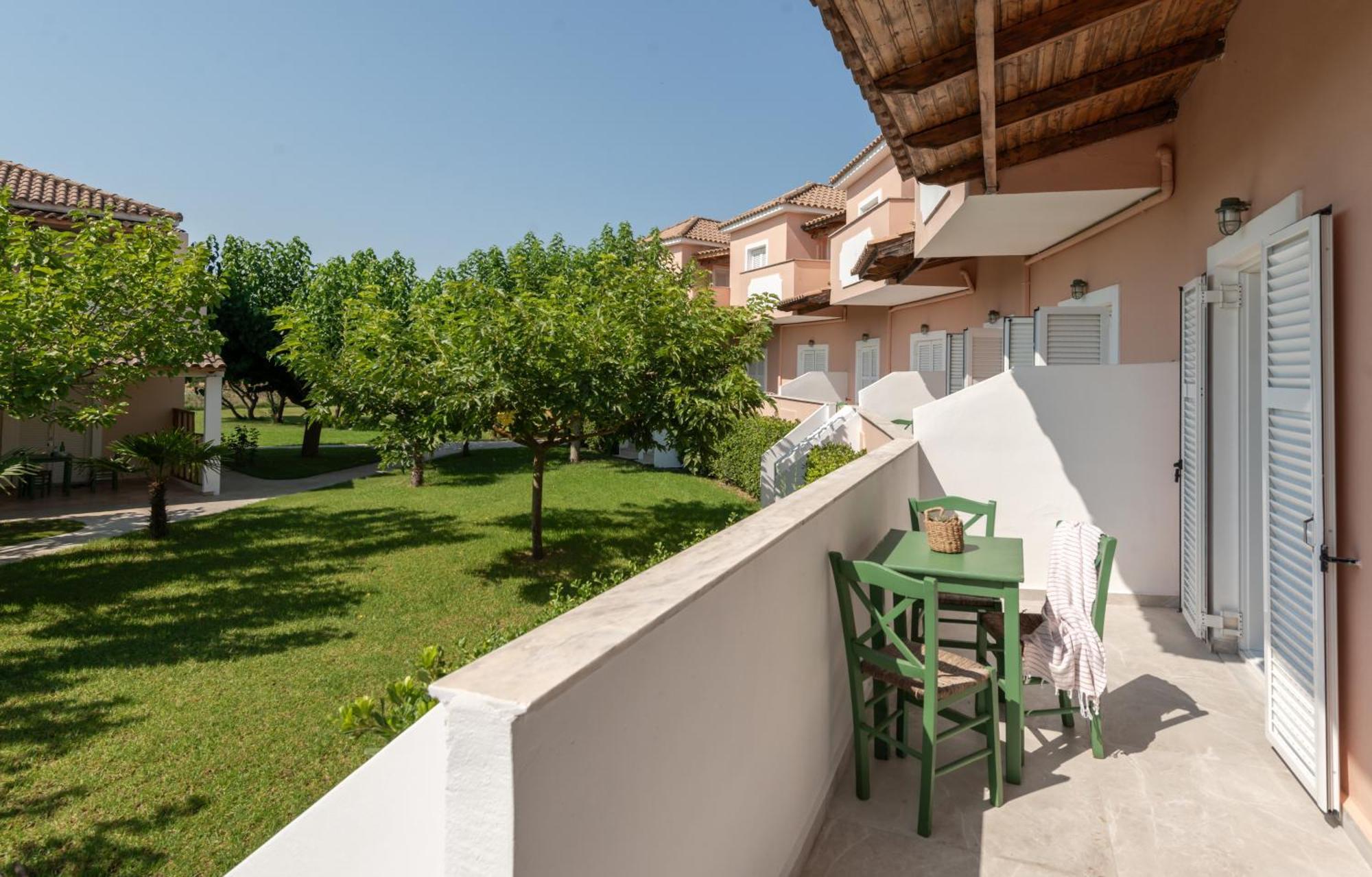 Ecoresort Hotel Zefyros Áyios Kírikos Esterno foto